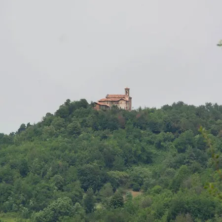 Nyaraló In Asti With A Lovely Hill View From The Garden *