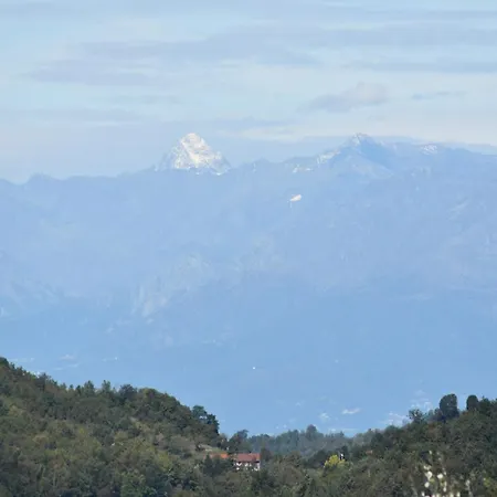 In Asti With A Lovely Hill View From The Garden Feriehus