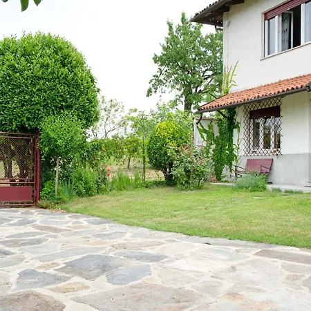 In Asti With A Lovely Hill View From The Garden Dom wakacyjny *