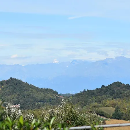 In Asti With A Lovely Hill View From The Garden Feriehus *