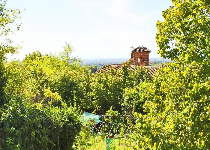 Hébergement de vacances In Asti With A Lovely Hill View From The Garden Moncucco Torinese