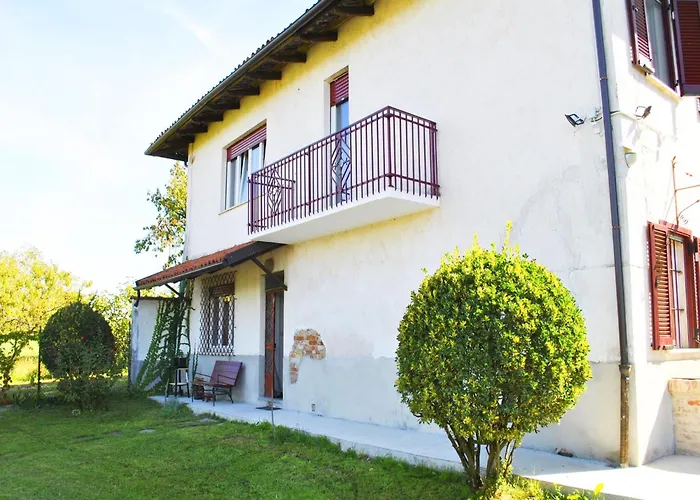 Hébergement de vacances In Asti With A Lovely Hill View From The Garden