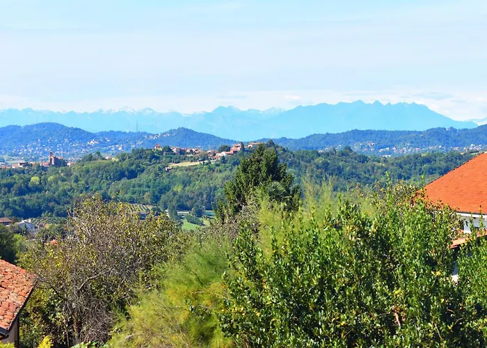 In Asti With A Lovely Hill View From The Garden Hébergement de vacances *