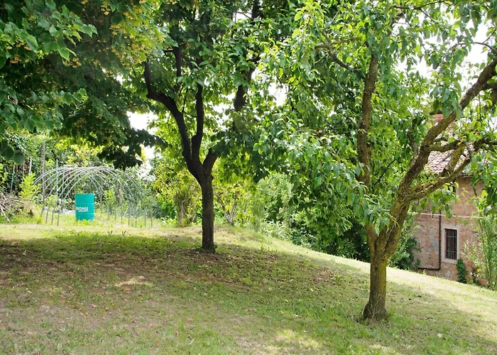 In Asti With A Lovely Hill View From The Garden Moncucco Torinese