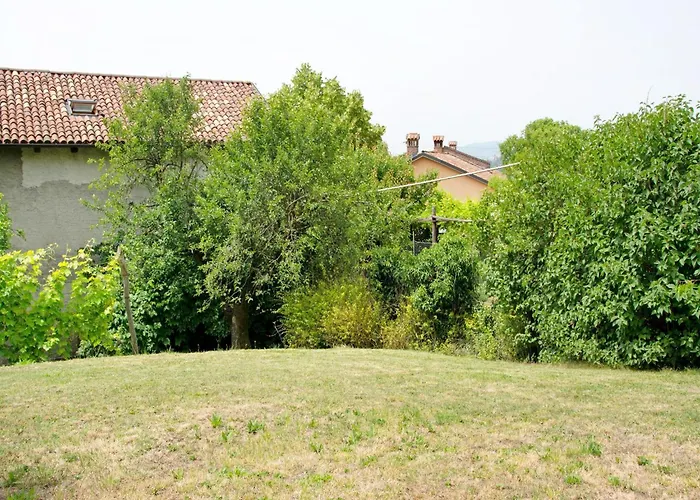 Hébergement de vacances In Asti With A Lovely Hill View From The Garden Moncucco Torinese