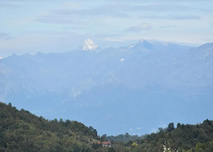 In Asti With A Lovely Hill View From The Garden Hébergement de vacances