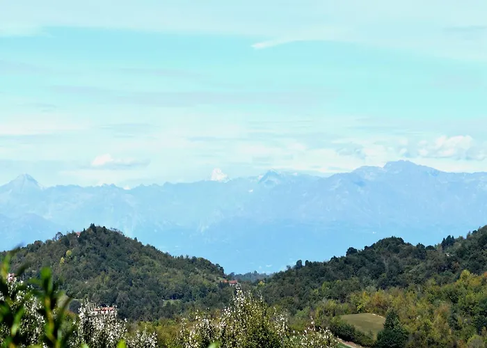 Hébergement de vacances In Asti With A Lovely Hill View From The Garden Moncucco Torinese