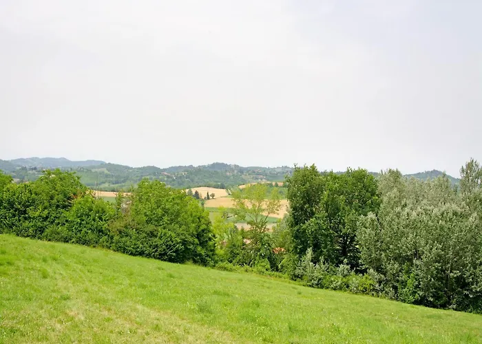 In Asti With A Lovely Hill View From The Garden Hébergement de vacances