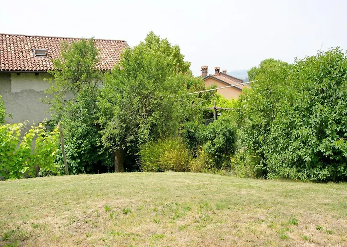In Asti With A Lovely Hill View From The Garden Hébergement de vacances *